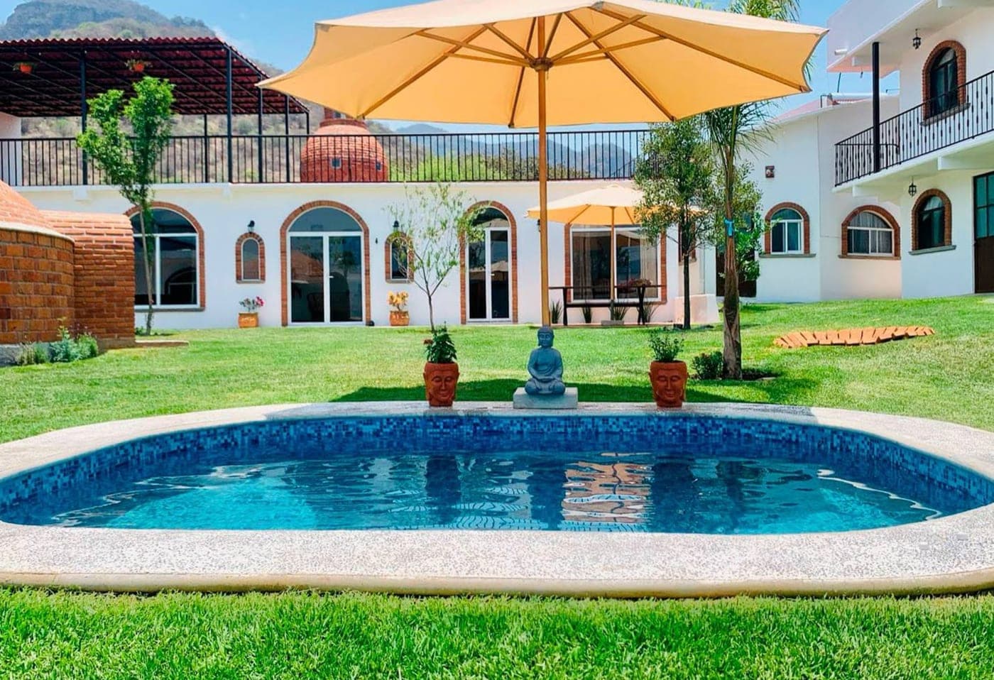 Venue pool and gardens